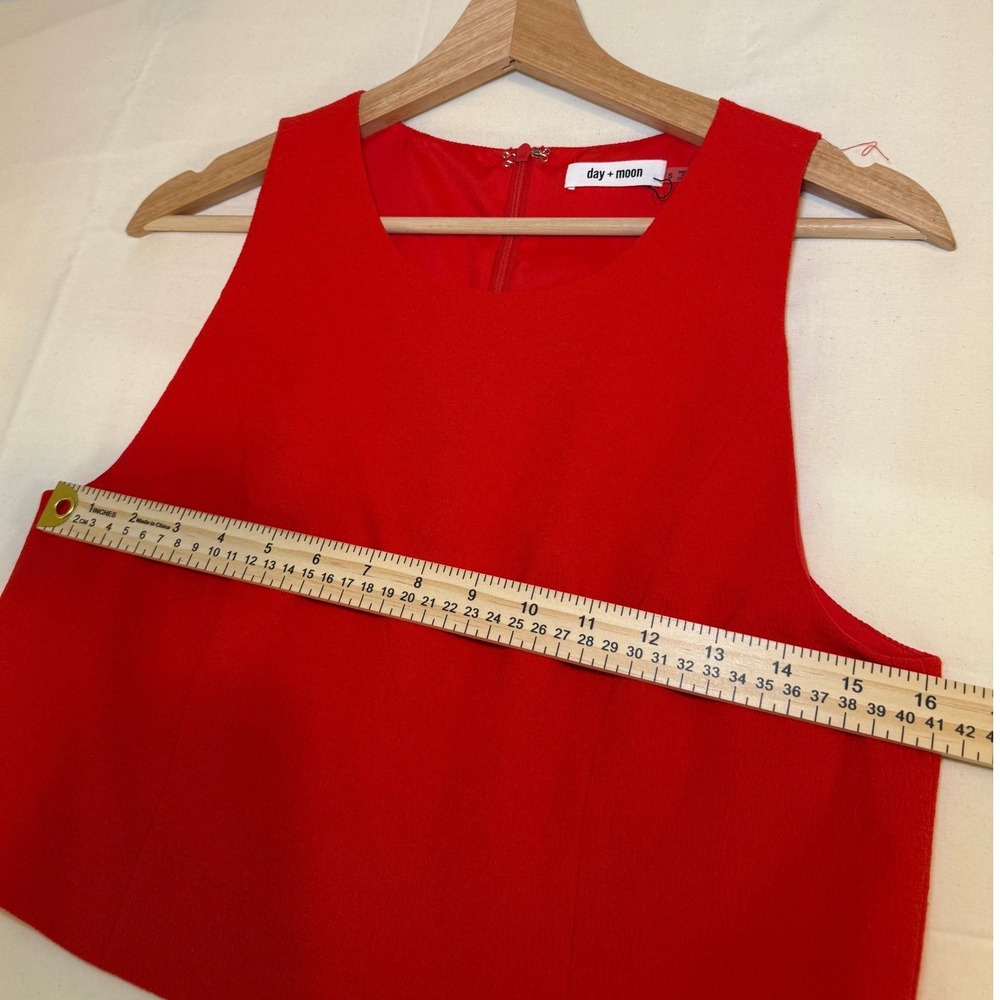 Day + Moon Red Sleeveless Crop Top Round Neck Back Zip Minimalist Small - Picture 4 of 6